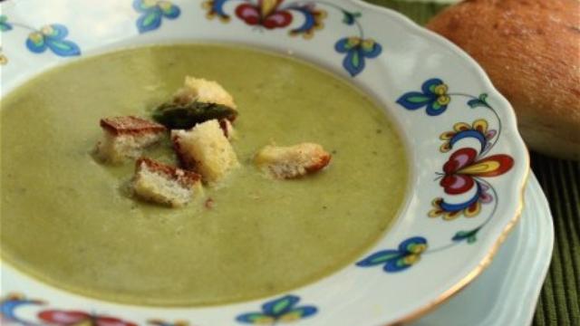 Image of Cream of Asparagus Soup with Fresh Croutons